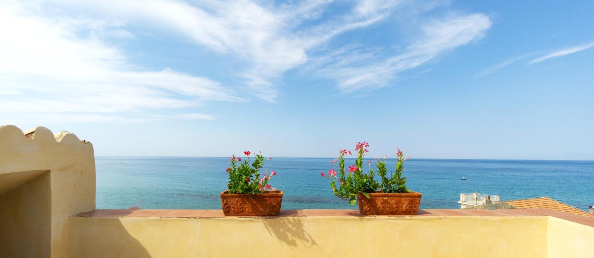 Palazzo Belmonte Hotel Santa Maria di Castellabate Exterior photo