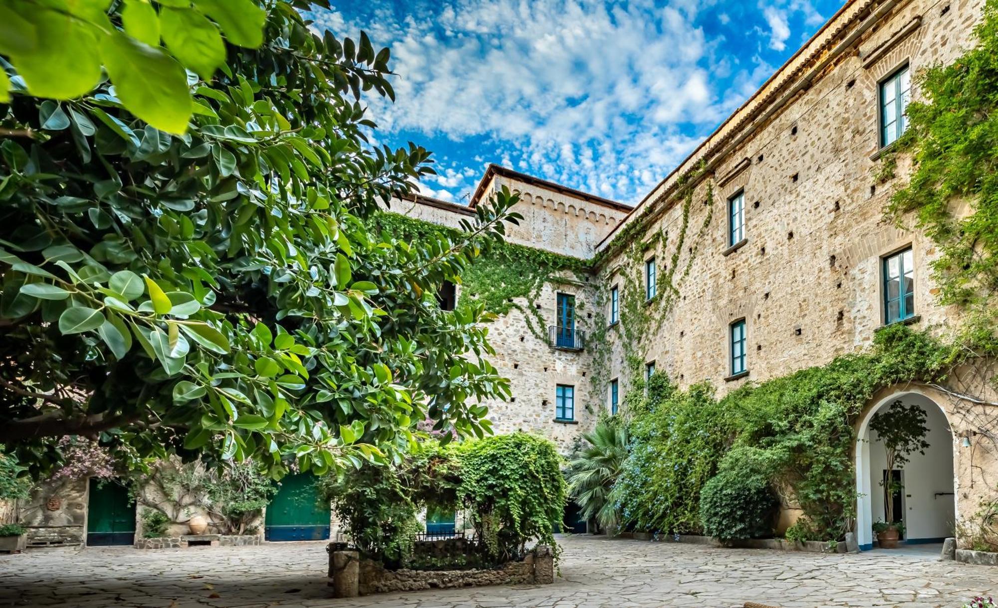 Palazzo Belmonte Hotel Santa Maria di Castellabate Exterior photo